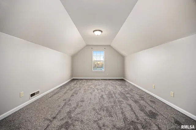 $359,900 | 13921 North River Crest Drive, Chillicothe, IL 61523