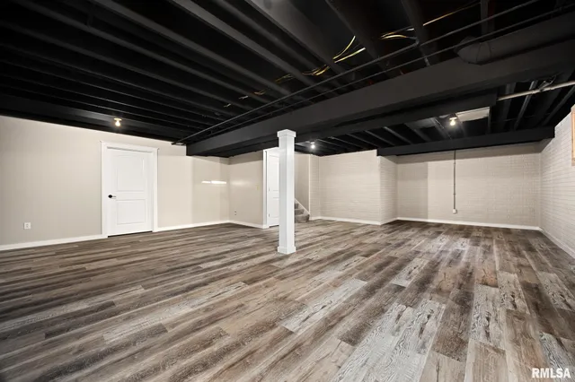 $359,900 | 13921 North River Crest Drive, Chillicothe, IL 61523