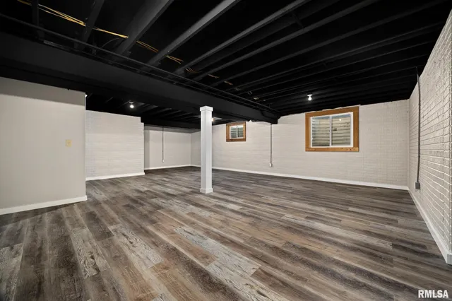 $359,900 | 13921 North River Crest Drive, Chillicothe, IL 61523