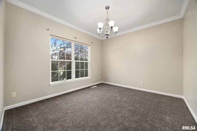 $359,900 | 13921 North River Crest Drive, Chillicothe, IL 61523