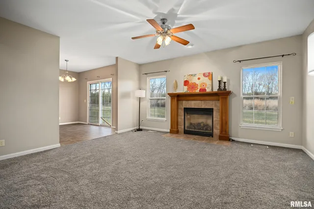 $359,900 | 13921 North River Crest Drive, Chillicothe, IL 61523