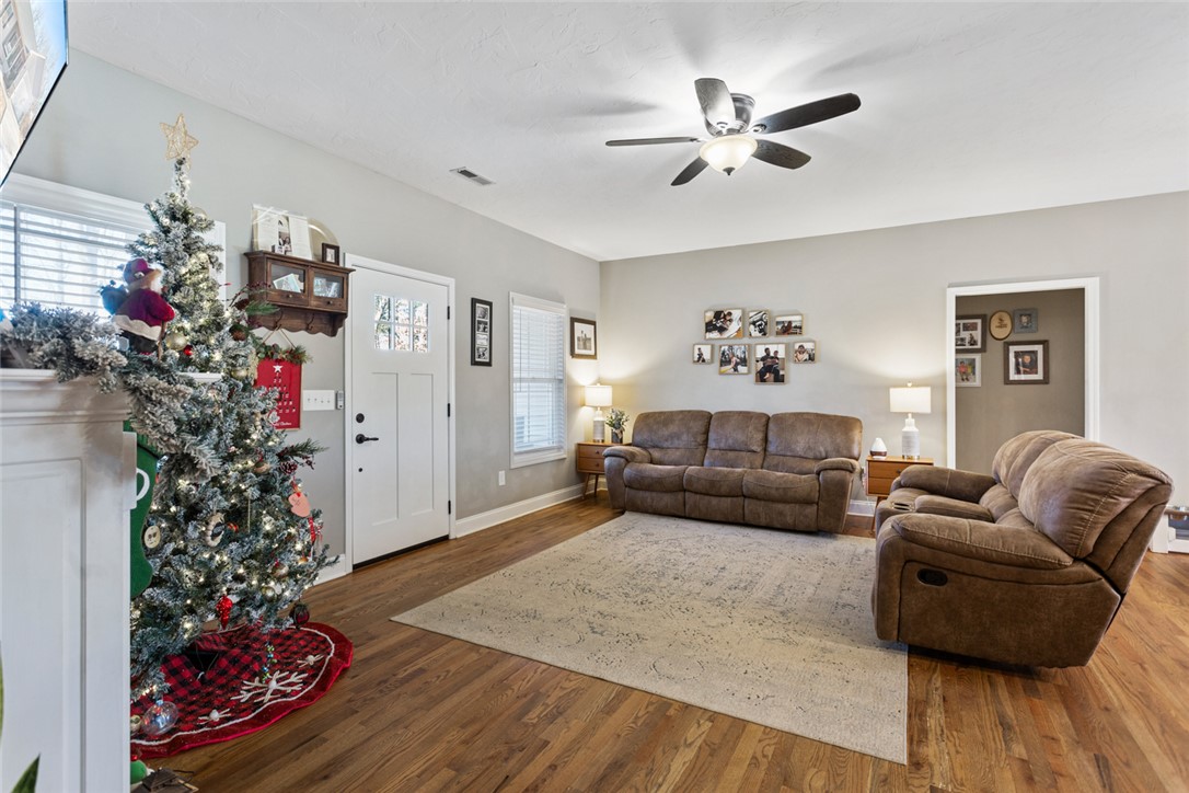 108 Thunder Valley Road Seneca, SC 29678 - Photo 5 of 43 Gallery Image 5