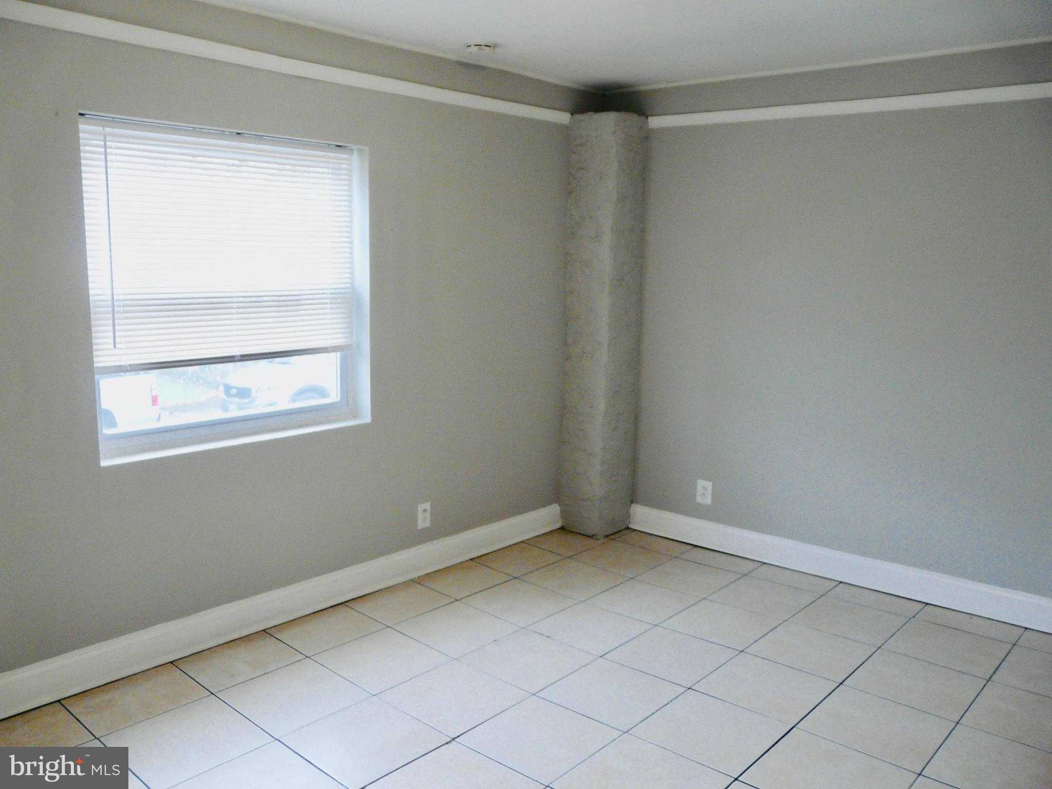 214 Ashby Road Upper Darby, PA 19082 - Photo 14 of 28 Family room