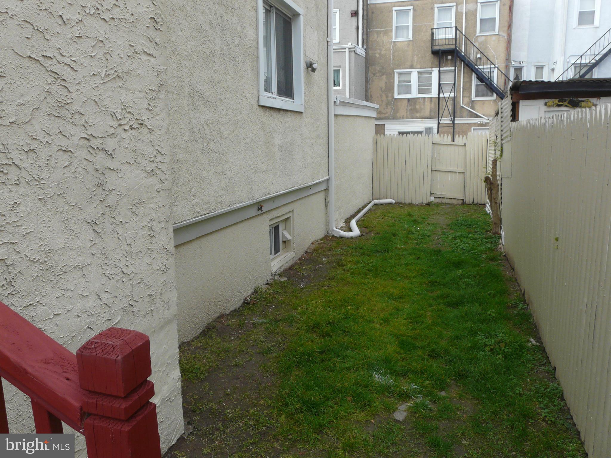 214 Ashby Road Upper Darby, PA 19082 - Photo 26 of 28 Side yard