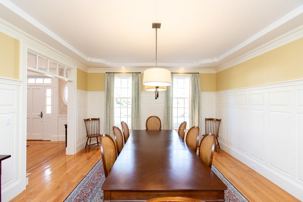 27 Pembroke Road Wellesley, MA 02482 - Photo 13 of 28