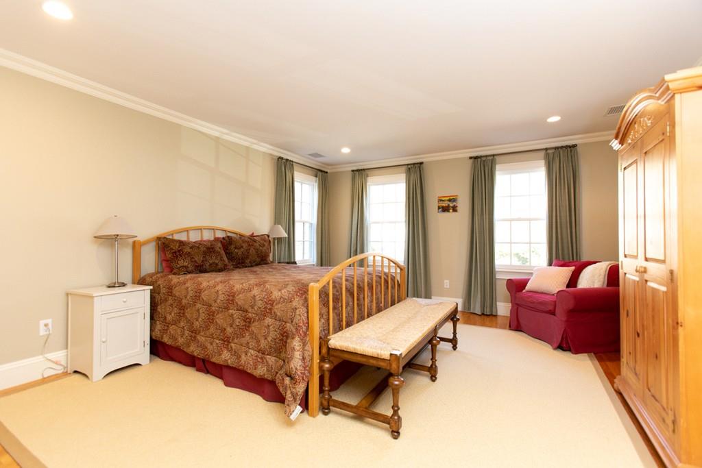 27 Pembroke Road Wellesley, MA 02482 - Photo 20 of 28