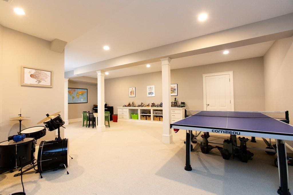 27 Pembroke Road Wellesley, MA 02482 - Photo 23 of 28