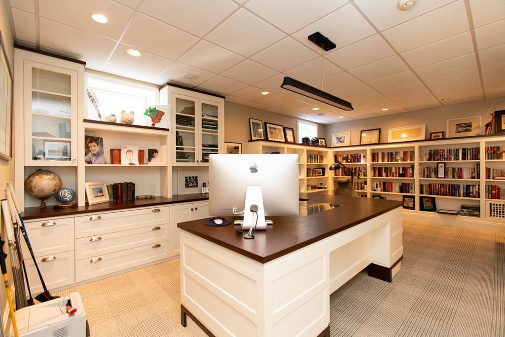 27 Pembroke Road Wellesley, MA 02482 - Photo 24 of 28