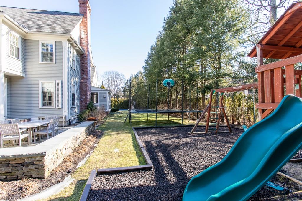 27 Pembroke Road Wellesley, MA 02482 - Photo 27 of 28