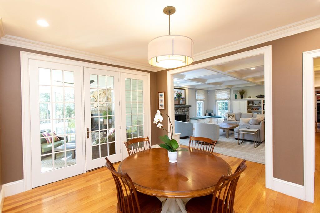 27 Pembroke Road Wellesley, MA 02482 - Photo 10 of 28