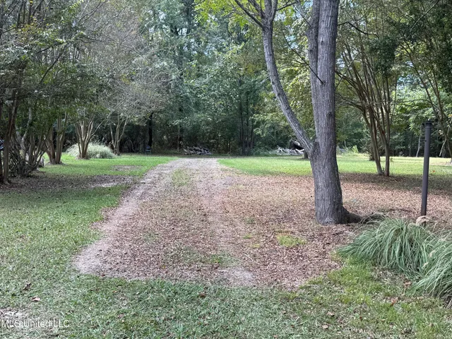 $397,000 | 157 Quail Hollow, Canton, MS 39046