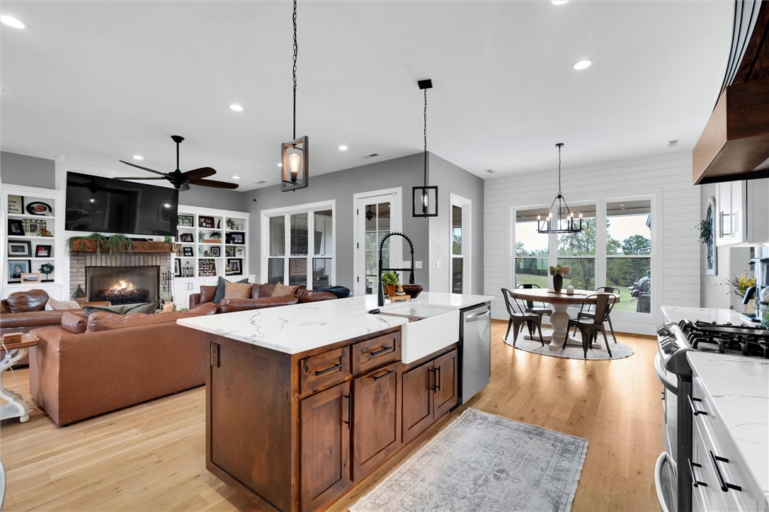 2015 Walhalla Highway Pickens, SC 29671 - Photo 13 of 45