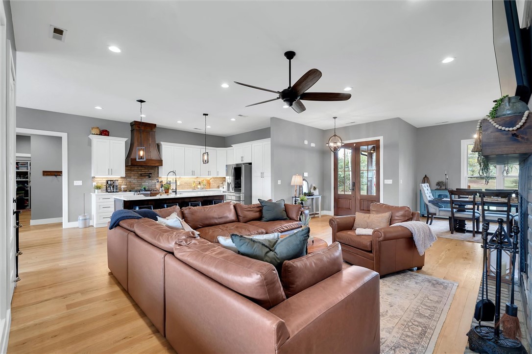 2015 Walhalla Highway Pickens, SC 29671 - Photo 8 of 45