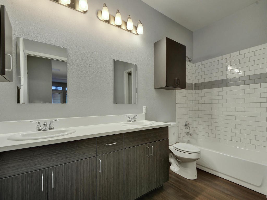 2822 Rio Grande Street, Unit 204 Austin, TX 78705 - Photo 12 of 27