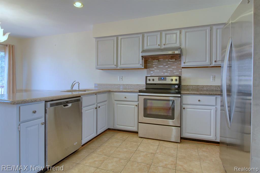 45331 Courtview Trail Novi, MI 48375 - Photo 11 of 30
