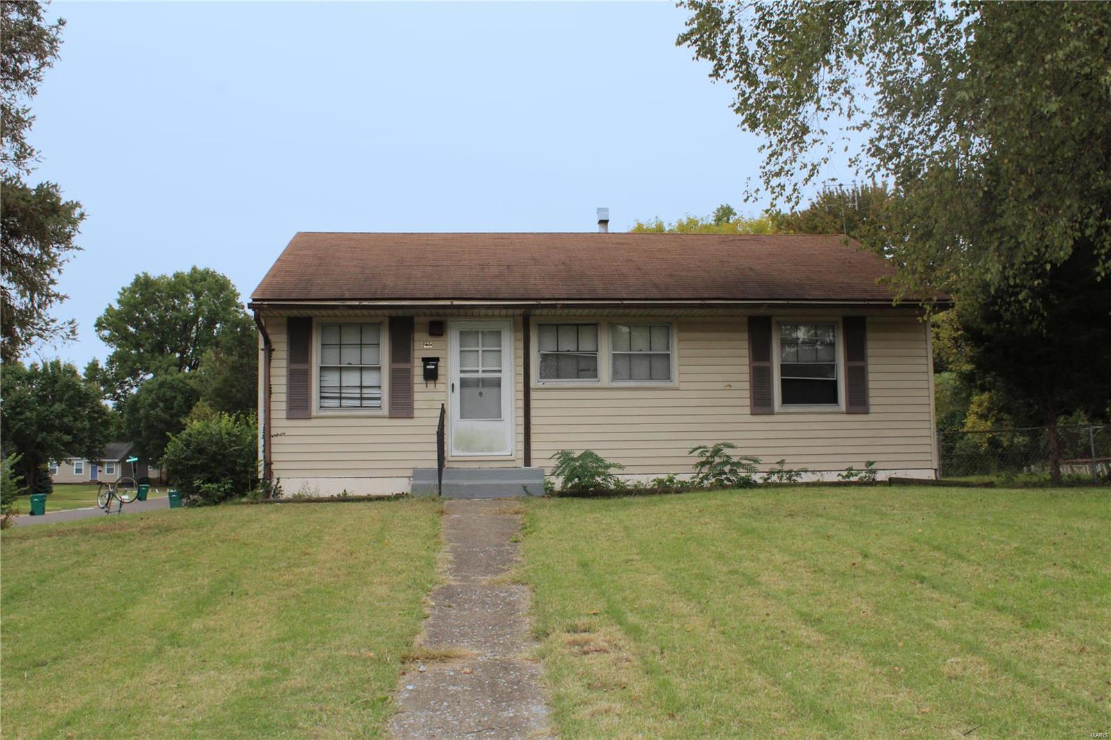 436 Caithness Road St. Louis, MO 63137 - Photo 1 of 2