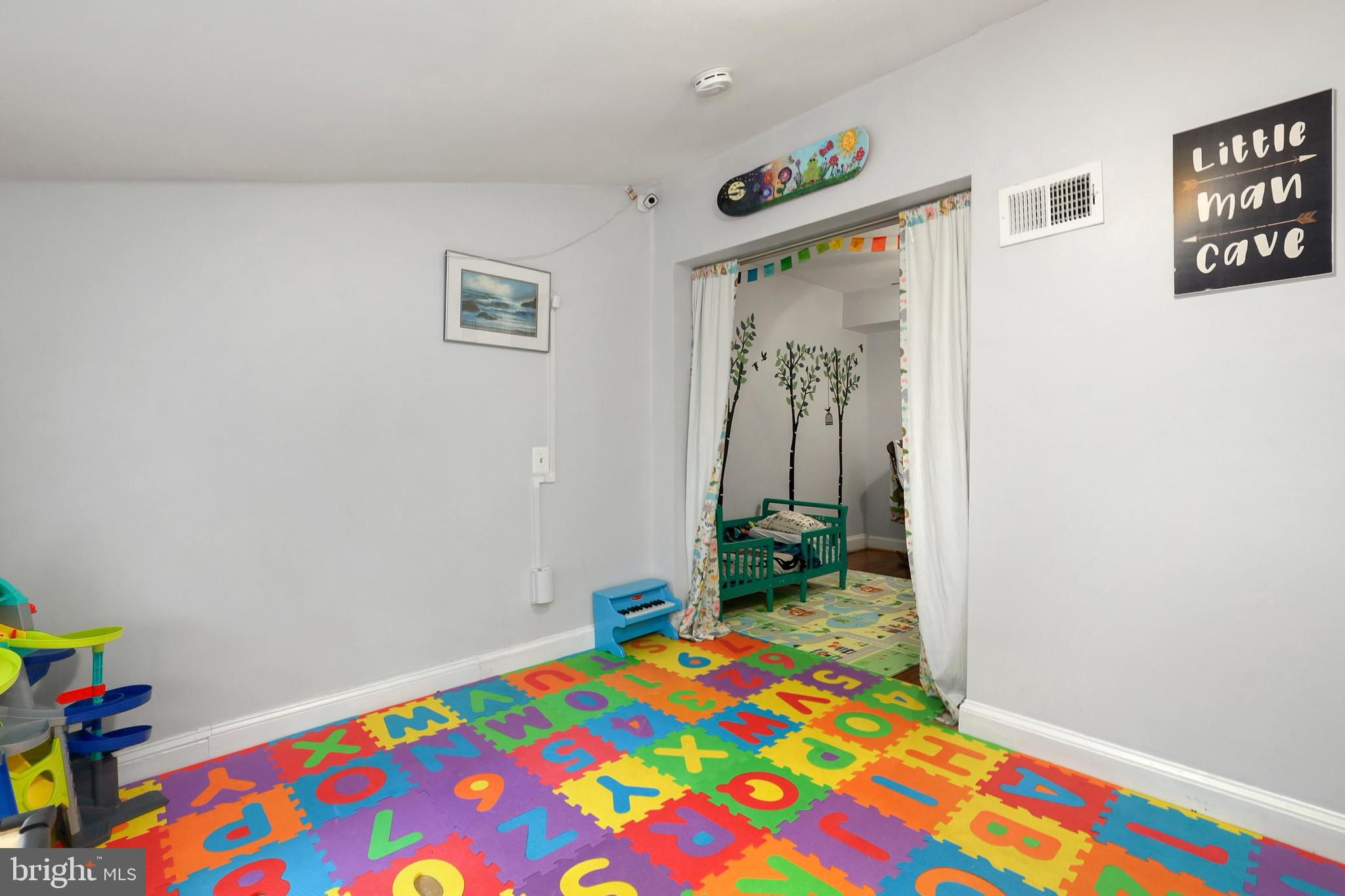 1631 R Street Southeast Washington, DC 20020 - Photo 27 of 34 Gallery Image 27
