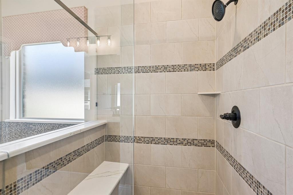 1228 Abbeygreen Road Forney, TX 75126 - Photo 17 of 31 Primary suite bathroom