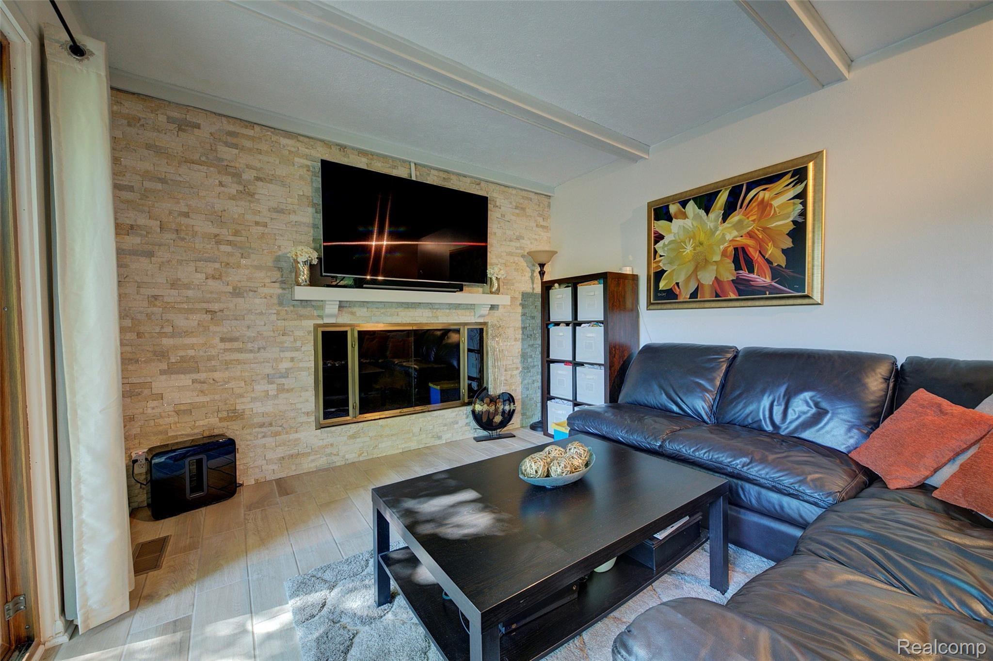 7185 Springridge Road West Bloomfield, MI 48322 - Photo 3 of 83 4H8A8996_7_8.jpg
