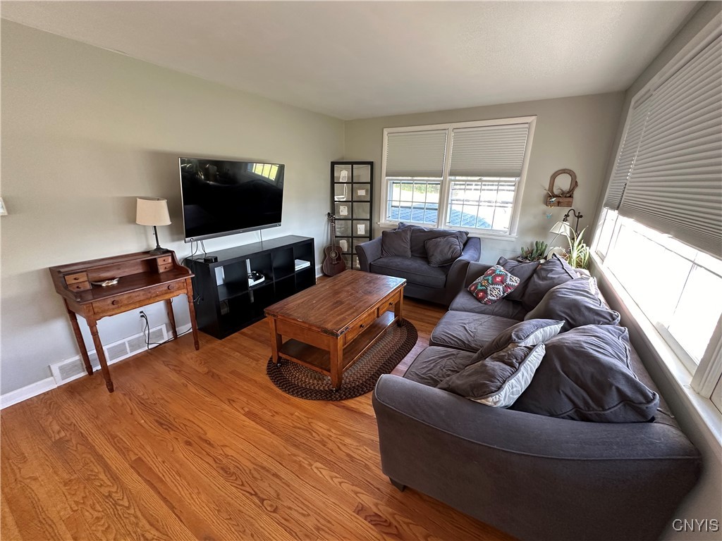 300 Windsor Drive DeWitt, NY 13214 - Photo 11 of 46