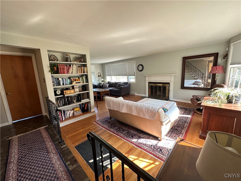 300 Windsor Drive DeWitt, NY 13214 - Photo 8 of 46