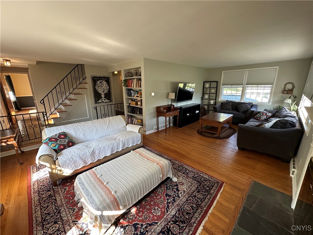 300 Windsor Drive DeWitt, NY 13214 - Photo 10 of 46