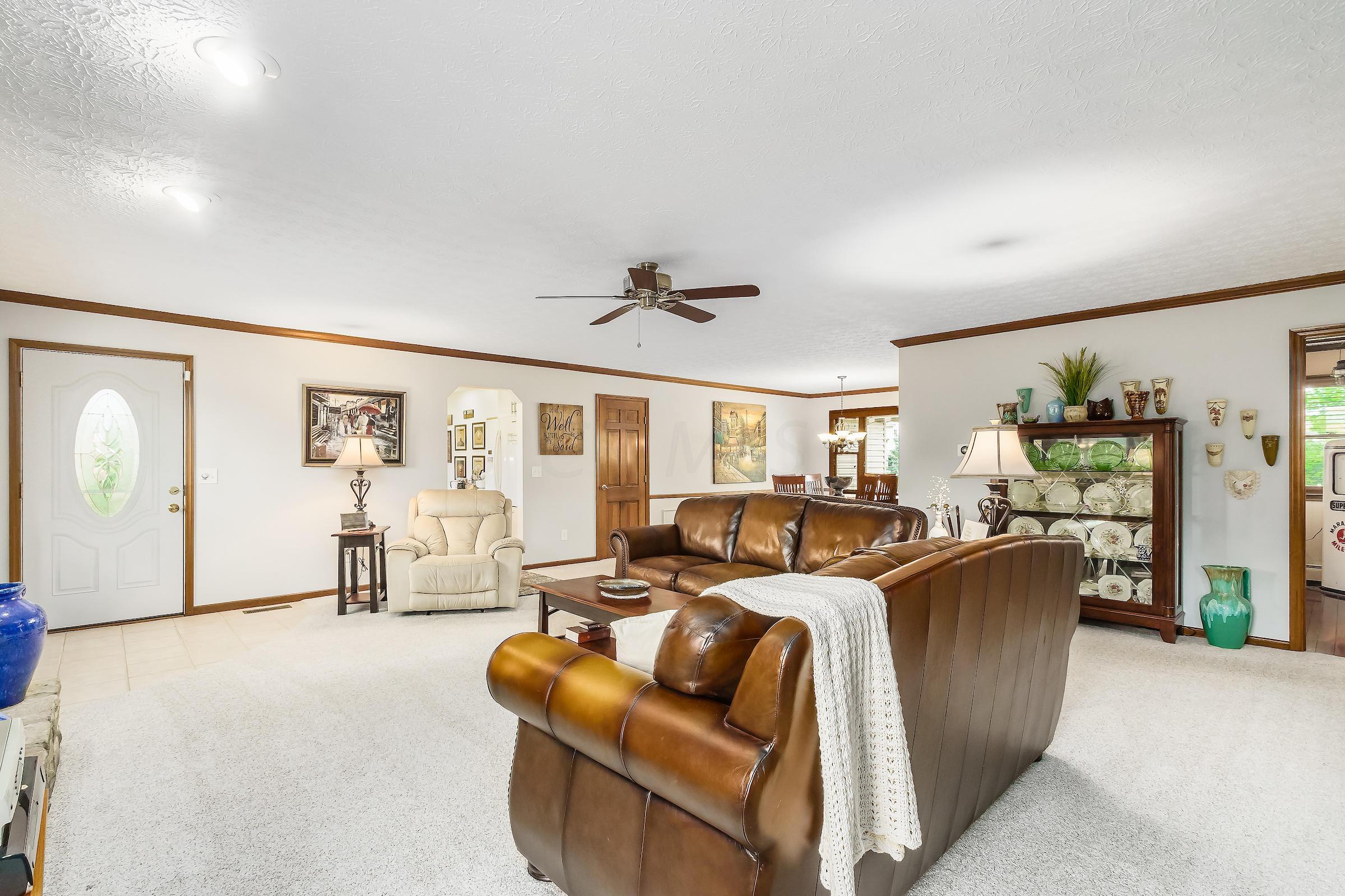 6218 Feder Road Columbus, OH 43228 - Photo 8 of 43 Gallery Image 8