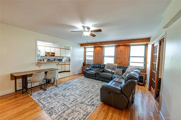 $290,000 | 1 Jefferson Avenue, Unit J10, Rockville Centre, NY 11570