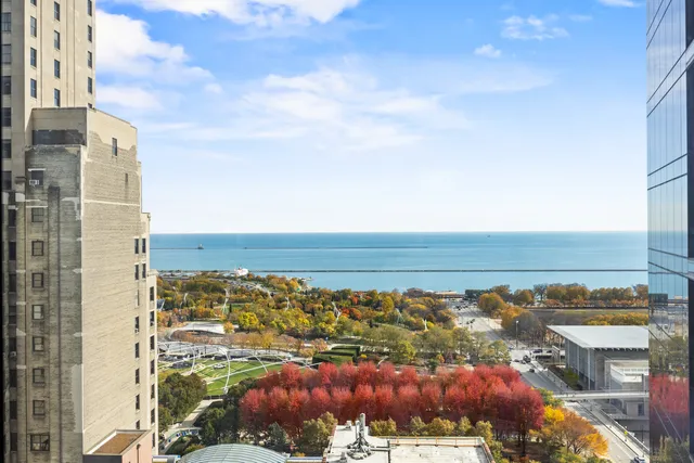$624,900 | 60 East Monroe Street, Unit 2307, Chicago, IL 60603