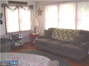 117 Nottingham Road Pennsville, NJ 08070 - Photo 6 of 10 Living Room