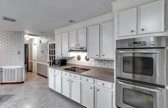 $269,900 | 1422 Mossline Drive, Jackson, MS 39211