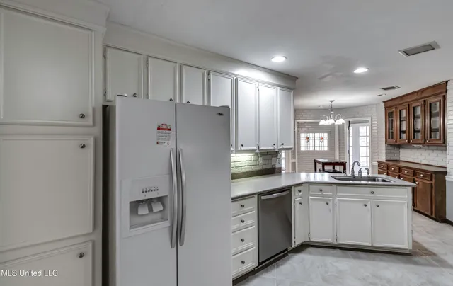 $269,900 | 1422 Mossline Drive, Jackson, MS 39211