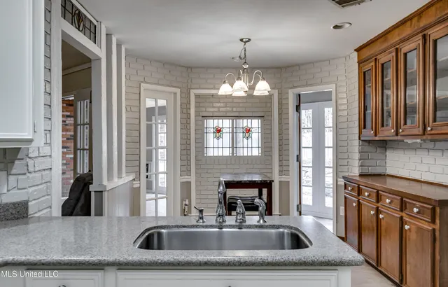 $269,900 | 1422 Mossline Drive, Jackson, MS 39211