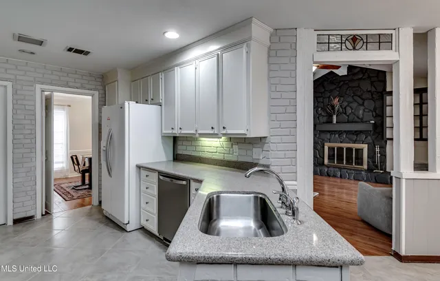 $269,900 | 1422 Mossline Drive, Jackson, MS 39211