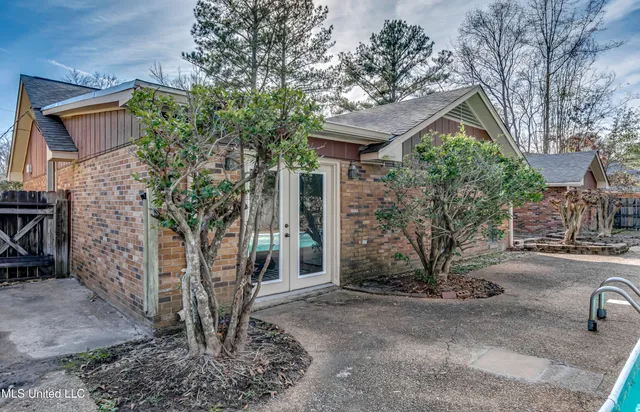 $269,900 | 1422 Mossline Drive, Jackson, MS 39211