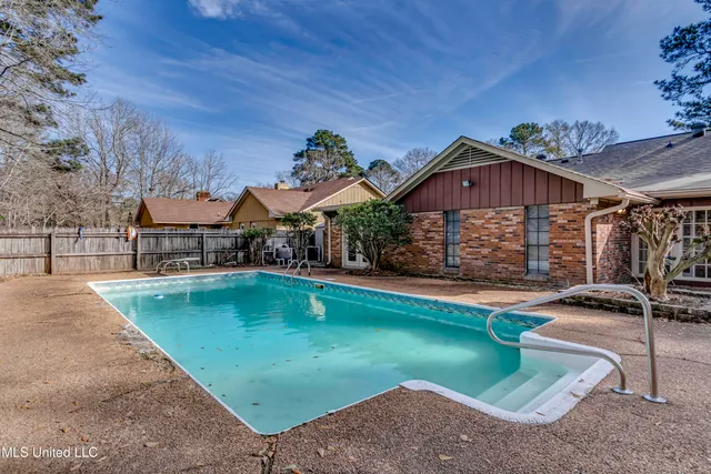 $269,900 | 1422 Mossline Drive, Jackson, MS 39211