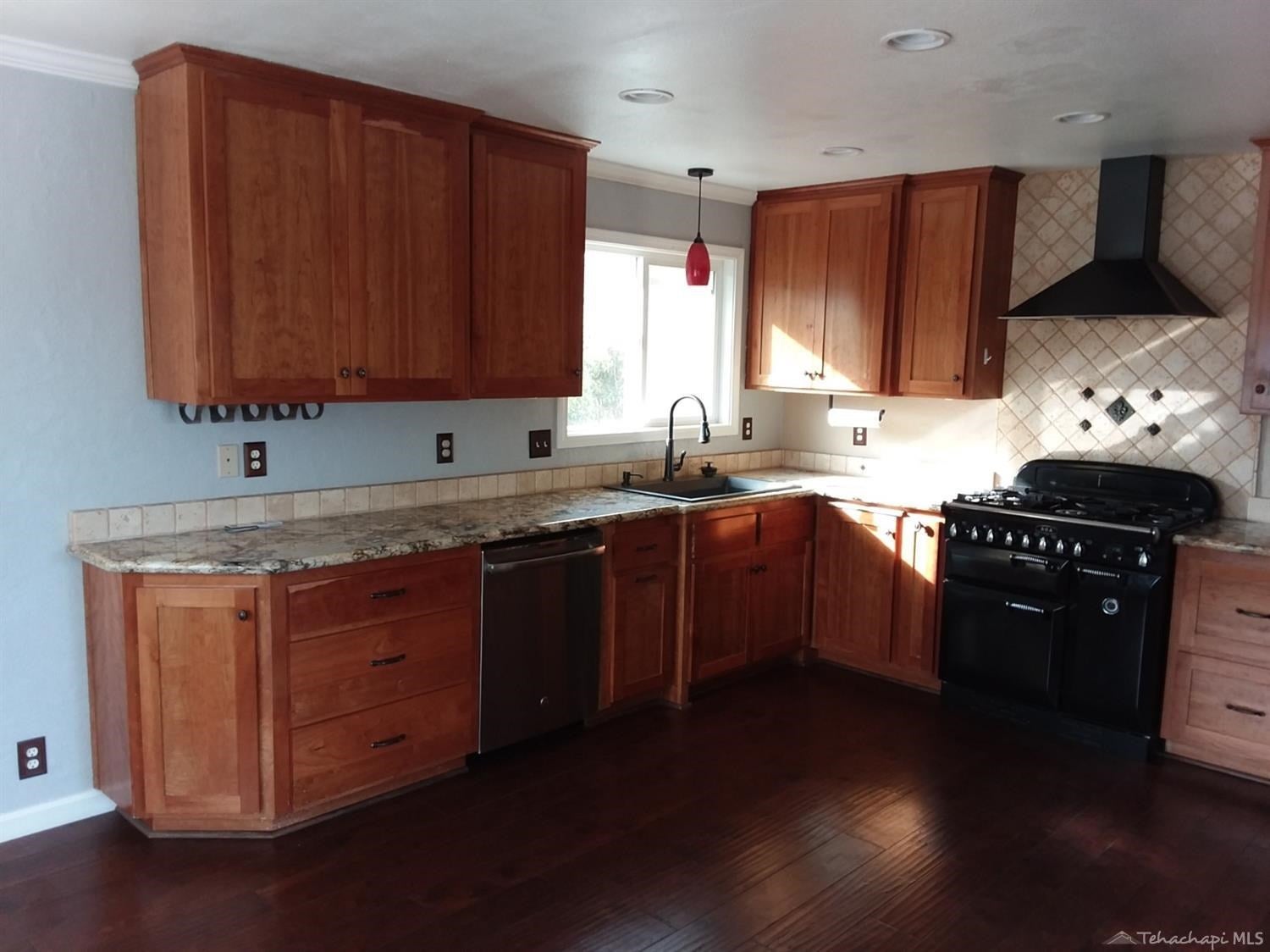 20900 Ridgeway Drive Tehachapi, CA 93561 - Photo 17 of 43 Gallery Image 17