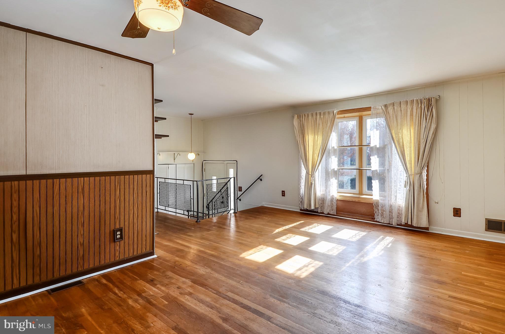 5009 Randolph Road Rockville, MD 20852 - Photo 24 of 30 Living Room