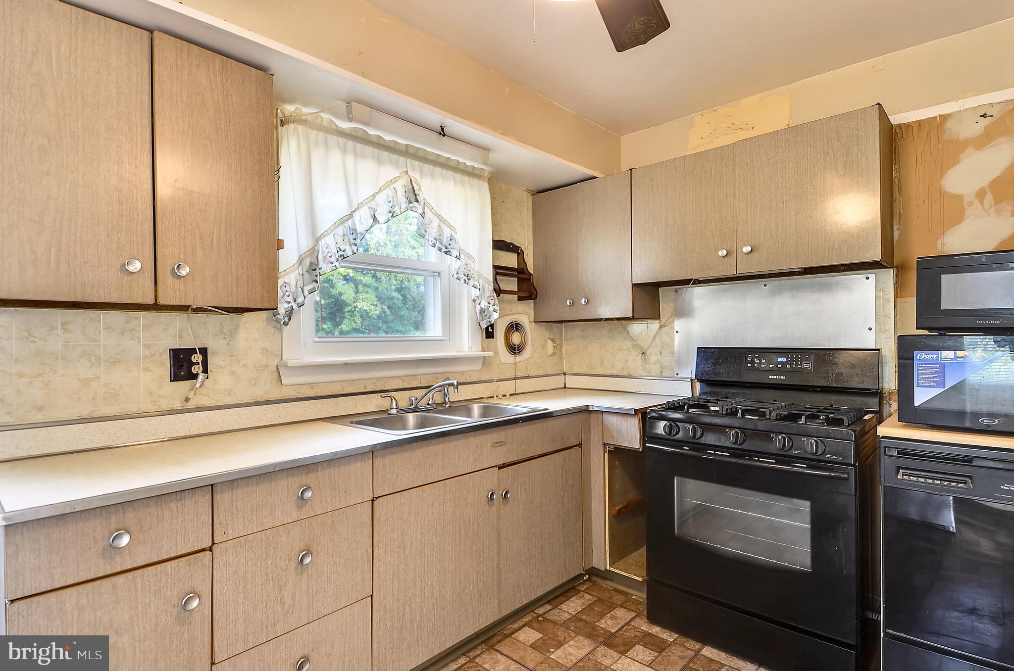 5009 Randolph Road Rockville, MD 20852 - Photo 6 of 30 Kitchen