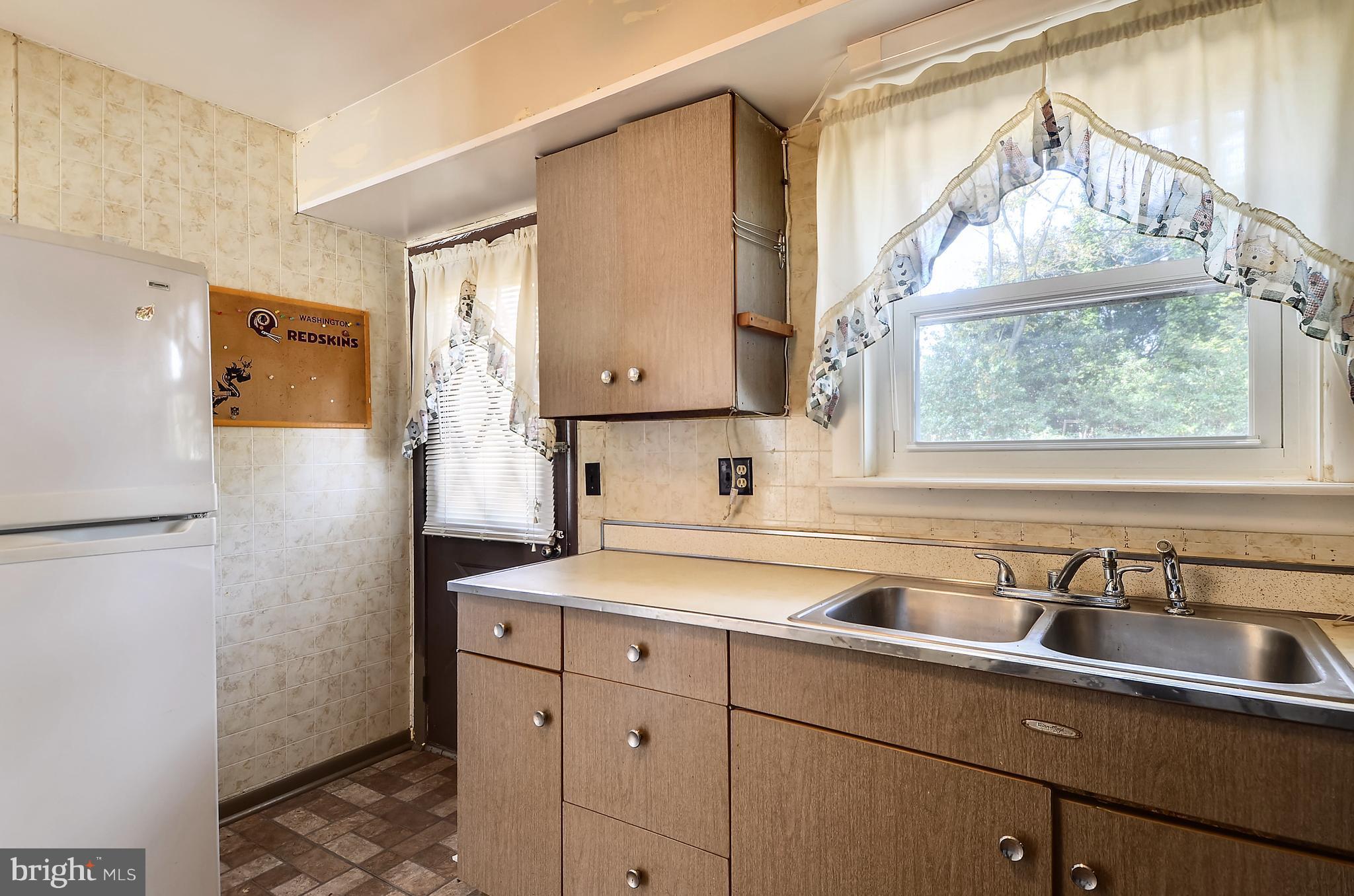5009 Randolph Road Rockville, MD 20852 - Photo 7 of 30 Kitchen
