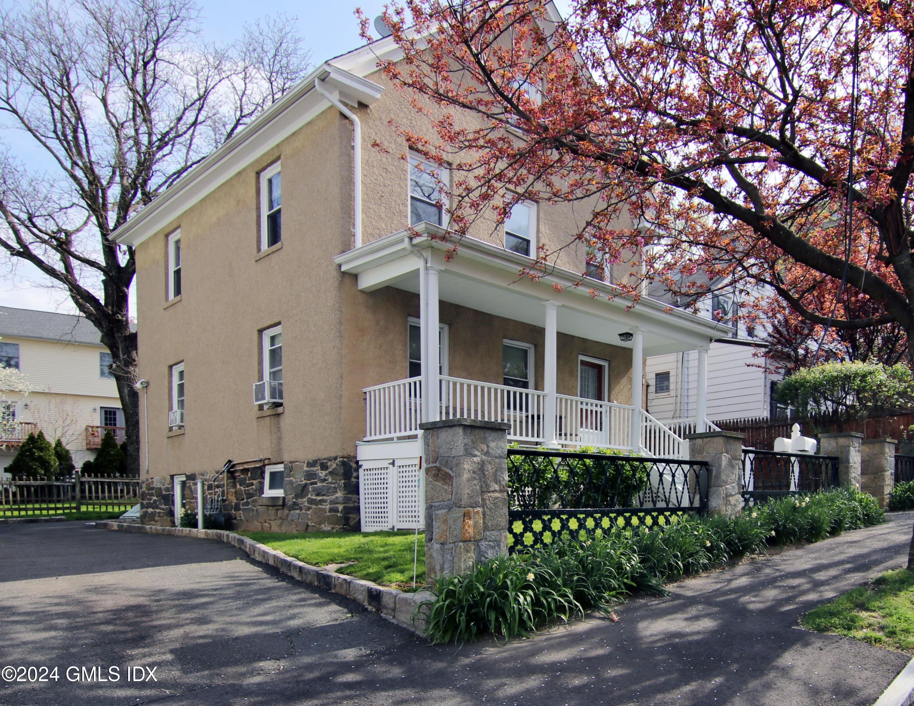 25 Division Street, Unit 2 Greenwich, CT 06830 - Photo 2 of 31 IMG_3729