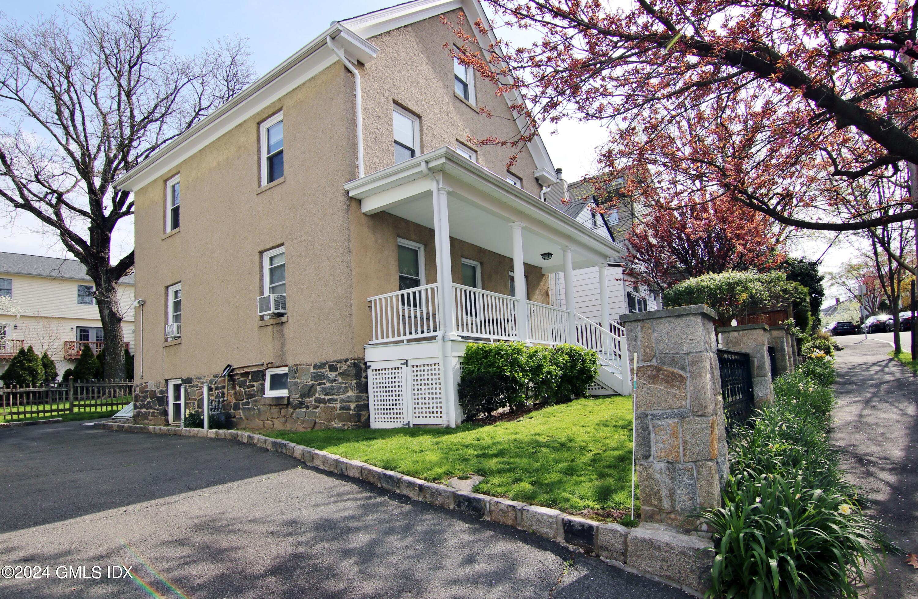 25 Division Street, Unit 2 Greenwich, CT 06830 - Photo 3 of 31 IMG_3733