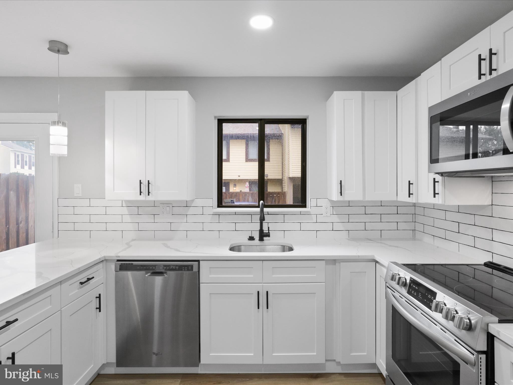 12554 Forrest Hill Road Woodbridge, VA 22192 - Photo 11 of 29