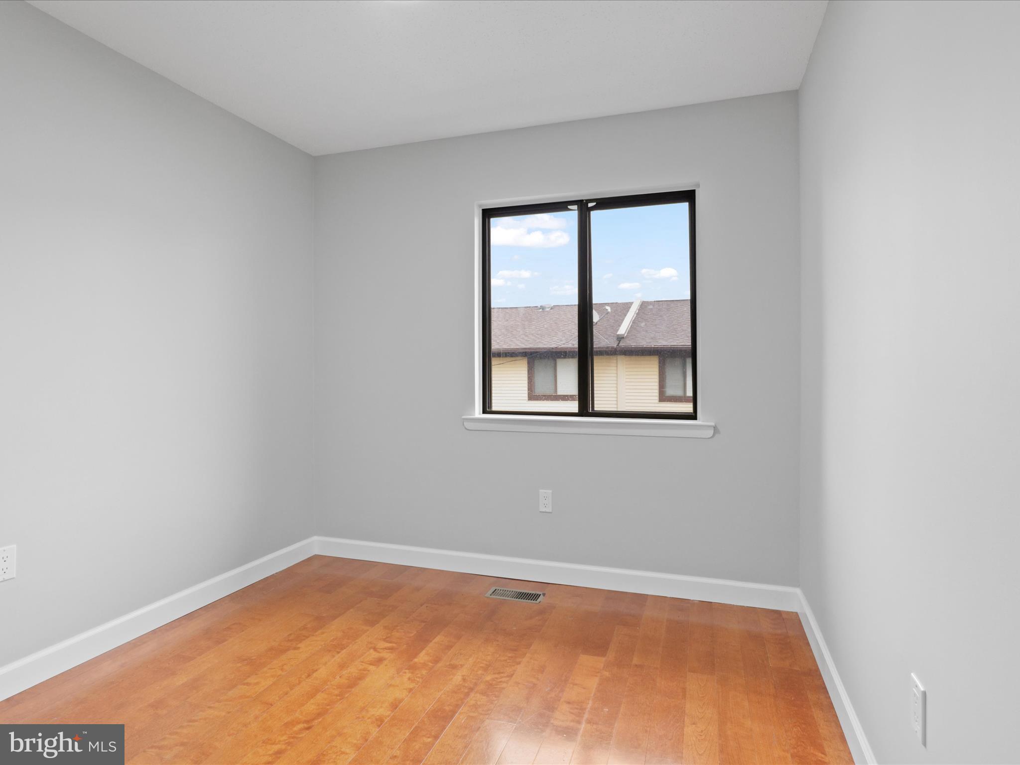 12554 Forrest Hill Road Woodbridge, VA 22192 - Photo 14 of 29