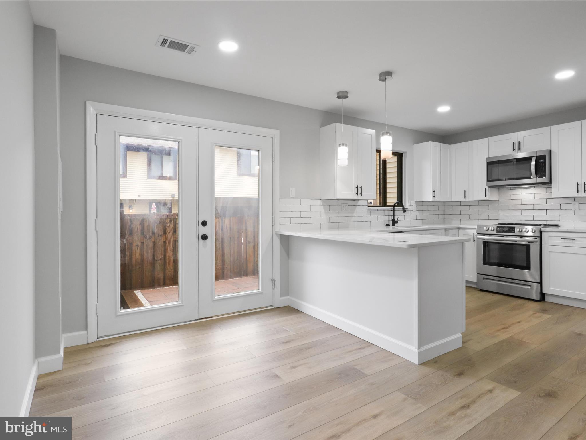 12554 Forrest Hill Road Woodbridge, VA 22192 - Photo 8 of 29