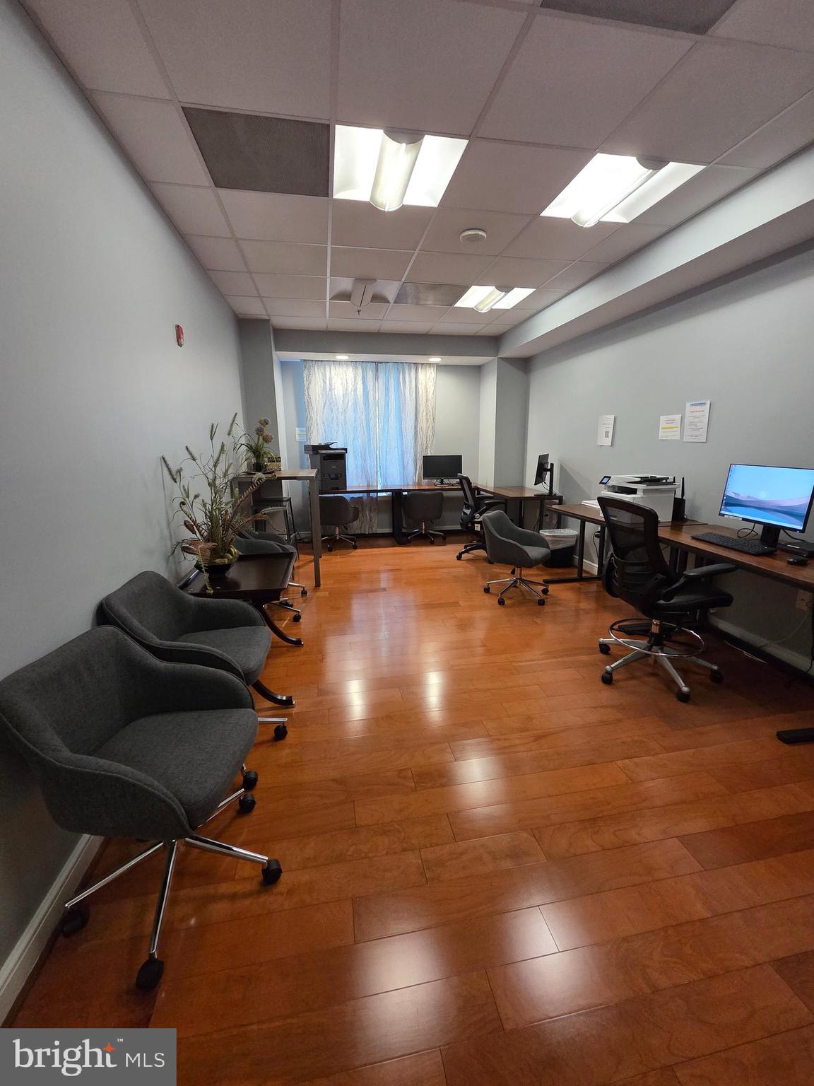 2726 Gallows Road, Unit 901 Vienna, VA 22180 - Photo 12 of 14 Community business center