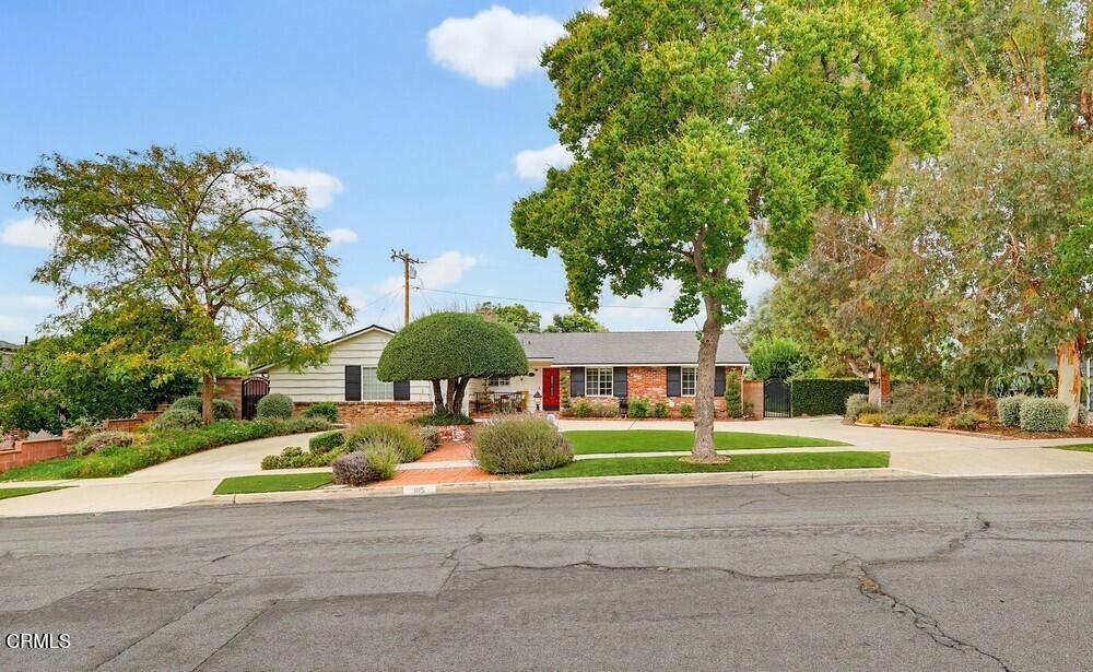1115 West Briarcroft Road Claremont, CA 91711 - Photo 3 of 58 1115-w-briarcroft-rd-113_web
