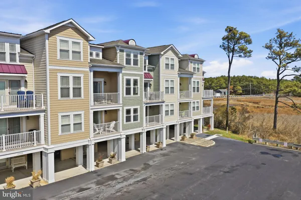 $825,000 | 39345 Hatteras Drive, Bethany Beach, DE 19930