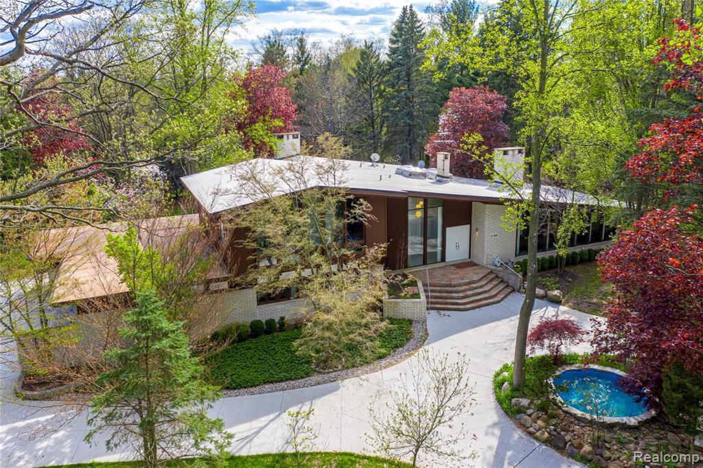 1125 Eton Cross Road Bloomfield Hills, MI 48304 - Photo 1 of 34