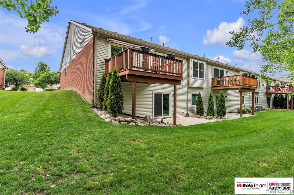 1909 Egret Pointe Howell, MI 48843 - Photo 37 of 45